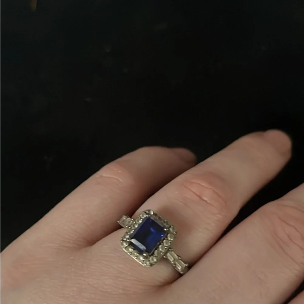 Kay Jewelers Sapphire Blue and Silver Ring with Necklace - Picture 4 of 6